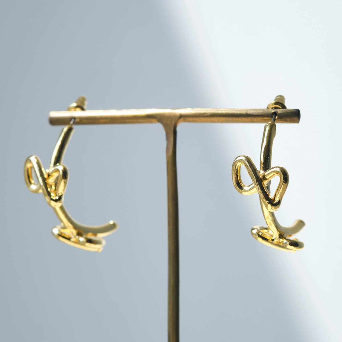 Ribboned Infinity Pierce / Earrings