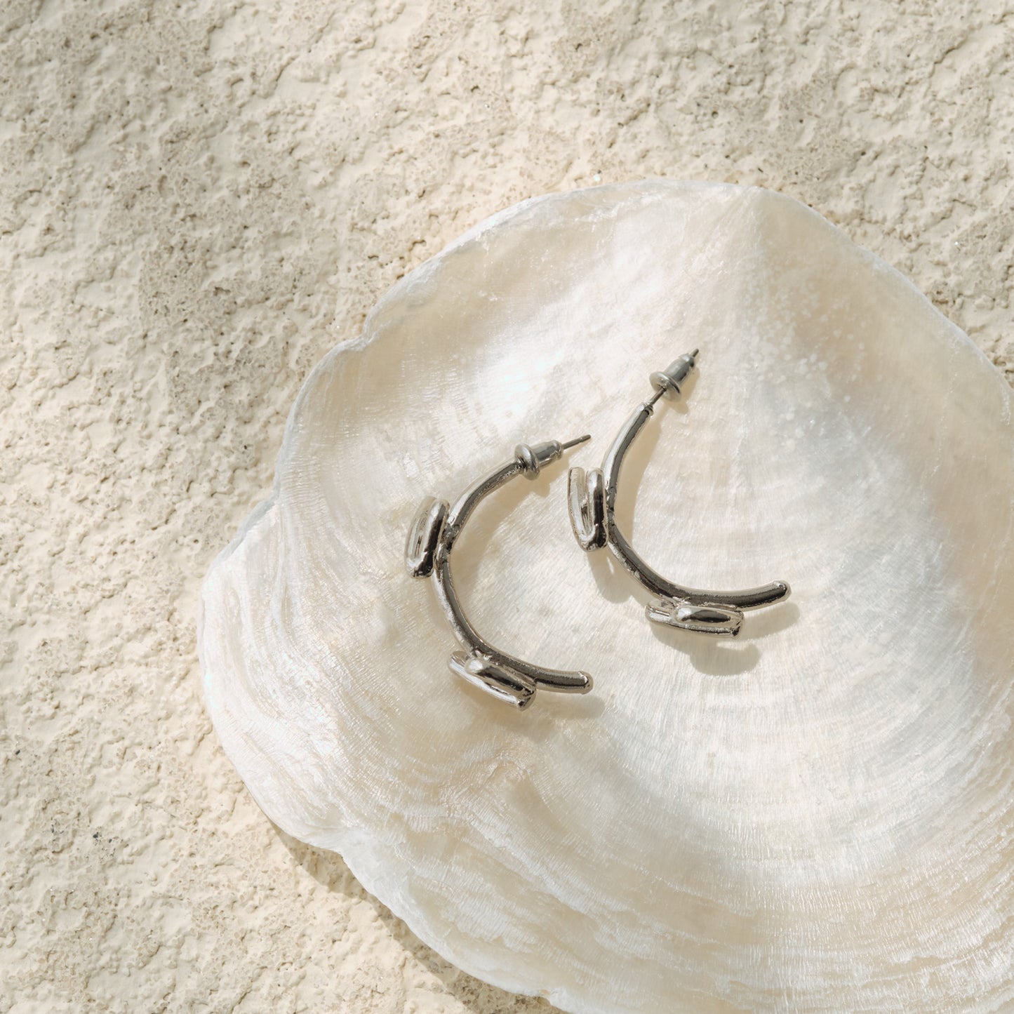 Ribboned Infinity Pierce / Earrings